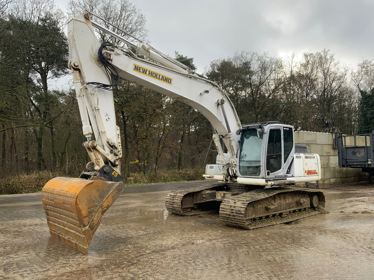 New holland E265B - Crawler excavator: picture 1 New holland E265B - Crawler excavator: picture 1
