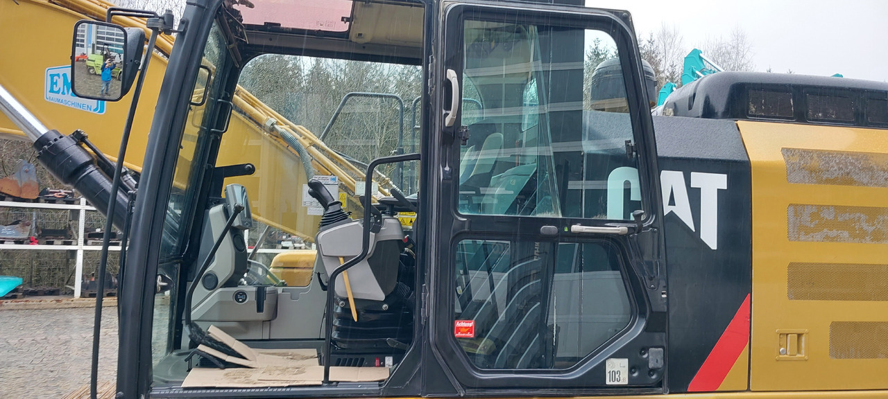 CATERPILLAR 326F - Crawler excavator: picture 5 CATERPILLAR 326F - Crawler excavator: picture 5