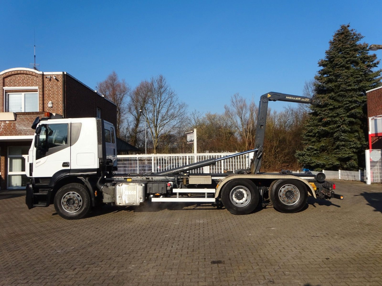 Iveco STRALIS 400 MEILLER Abroller Lift-Lenkachse 6x2 Iveco STRALIS 400 MEILLER Abroller Lift-Lenkachse 6x2 - Hook lift truck: picture 3 Iveco STRALIS 400 MEILLER Abroller Lift-Lenkachse 6x2 Iveco STRALIS 400 MEILLER Abroller Lift-Lenkachse 6x2 - Hook lift truck: picture 3