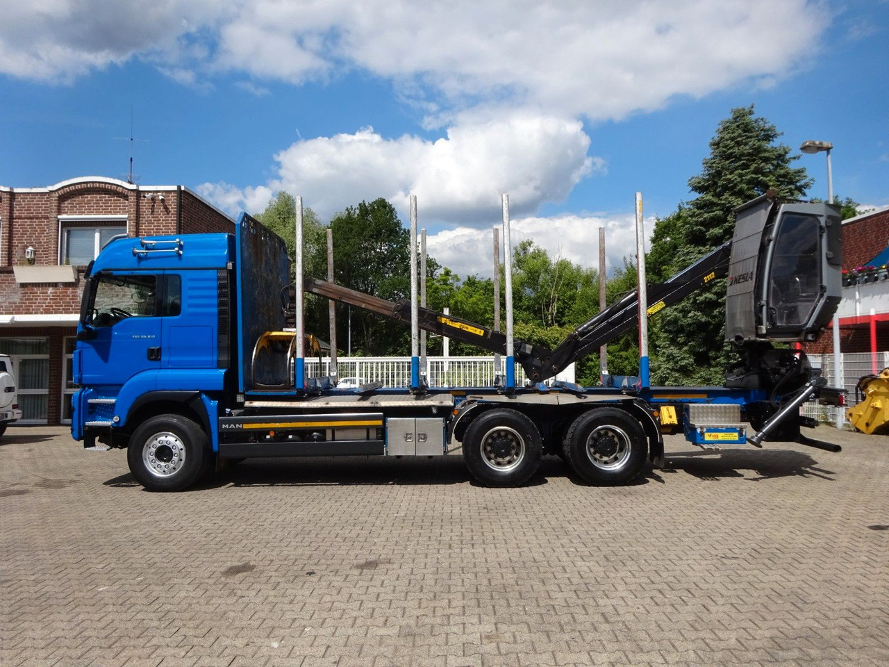 MAN 26.510 mit KESLA 2112 Holzkran+Kabine+Greifer - Log truck, Crane truck: picture 1 MAN 26.510 mit KESLA 2112 Holzkran+Kabine+Greifer - Log truck, Crane truck: picture 1