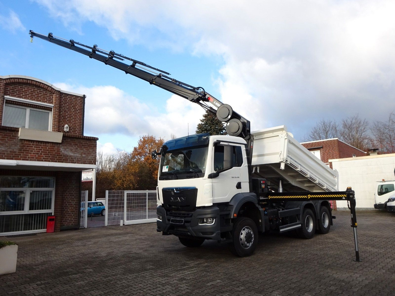 MAN 33.430 6x6 3-SEITENKIPPER KRAN HIAB 228- 6HYDRO - Tipper, Crane truck: picture 2 MAN 33.430 6x6 3-SEITENKIPPER KRAN HIAB 228- 6HYDRO - Tipper, Crane truck: picture 2
