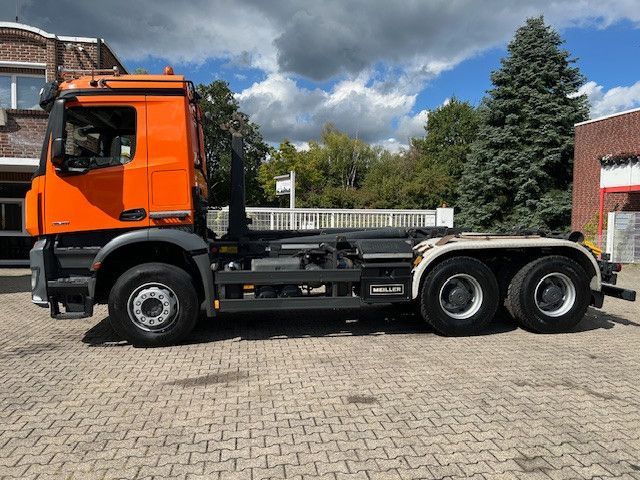 Mercedes-Benz 2651 Arocs MEILLER RK2060 Abroller 6x4 - Hook lift truck: picture 2 Mercedes-Benz 2651 Arocs MEILLER RK2060 Abroller 6x4 - Hook lift truck: picture 2