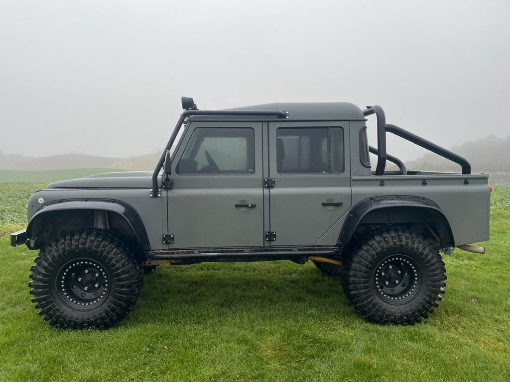 Land Rover Defender 110 2.5 - SUV: picture 2 Land Rover Defender 110 2.5 - SUV: picture 2