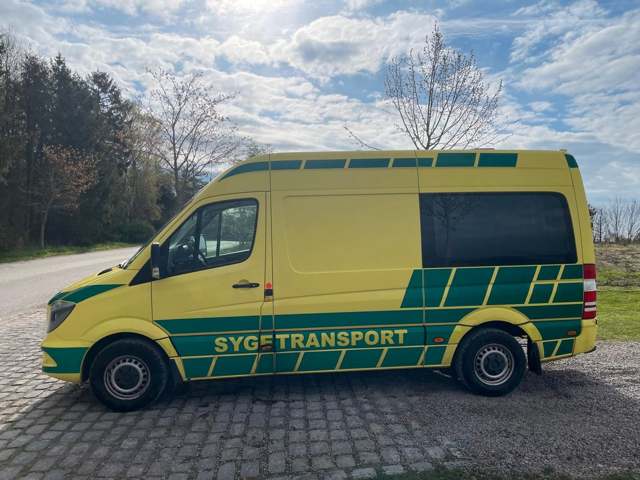 Mercedes-Benz Sprinter II Kasten 316 CDI Ambulance * - Ambulance: picture 2 Mercedes-Benz Sprinter II Kasten 316 CDI Ambulance * - Ambulance: picture 2