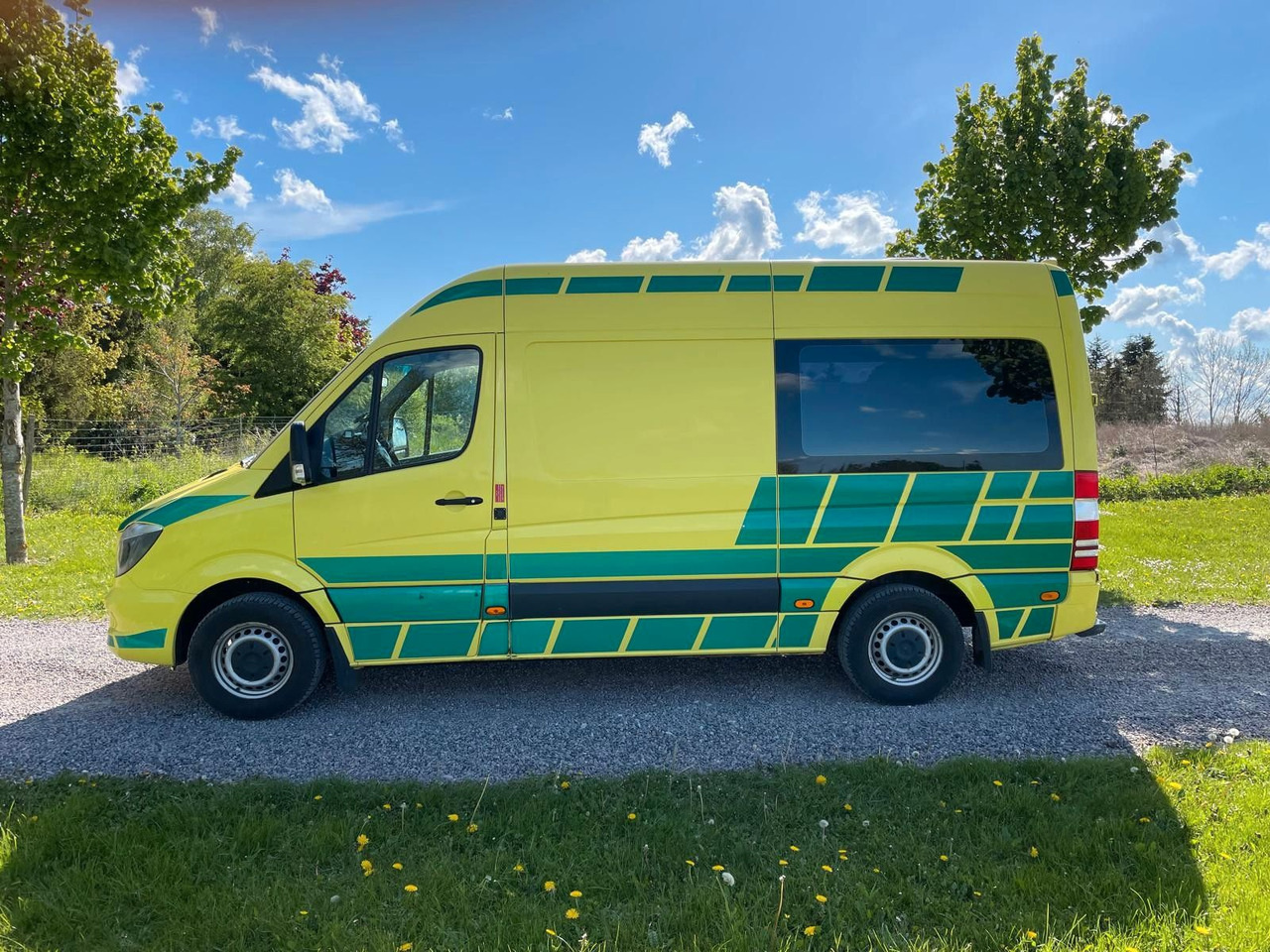 Mercedes-Benz Sprinter II Kasten 316 CDI Aut Ambulance* - Ambulance: picture 2 Mercedes-Benz Sprinter II Kasten 316 CDI Aut Ambulance* - Ambulance: picture 2