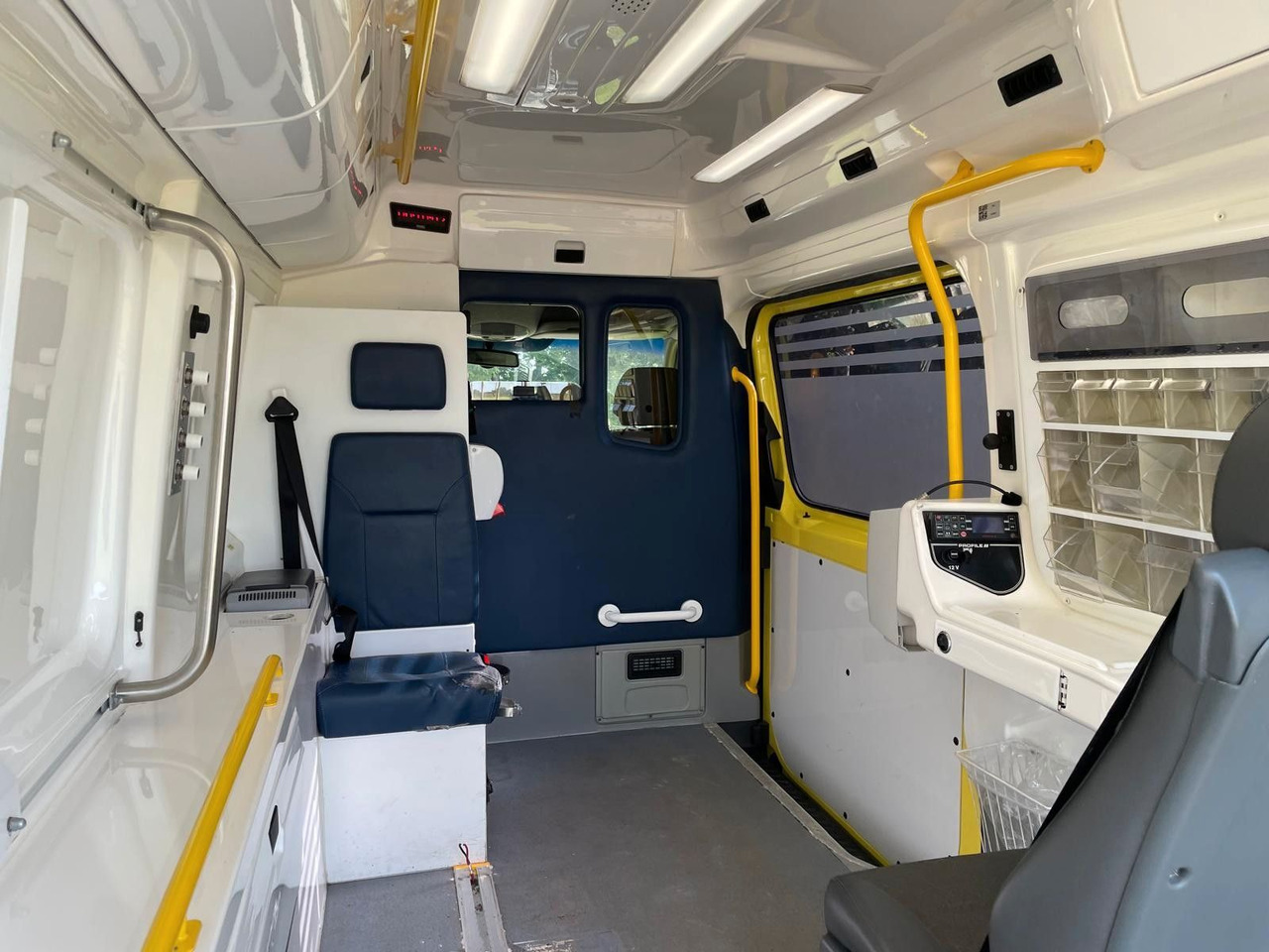 Ambulance Mercedes-Benz Sprinter II Kasten 316 CDI Aut: picture 21