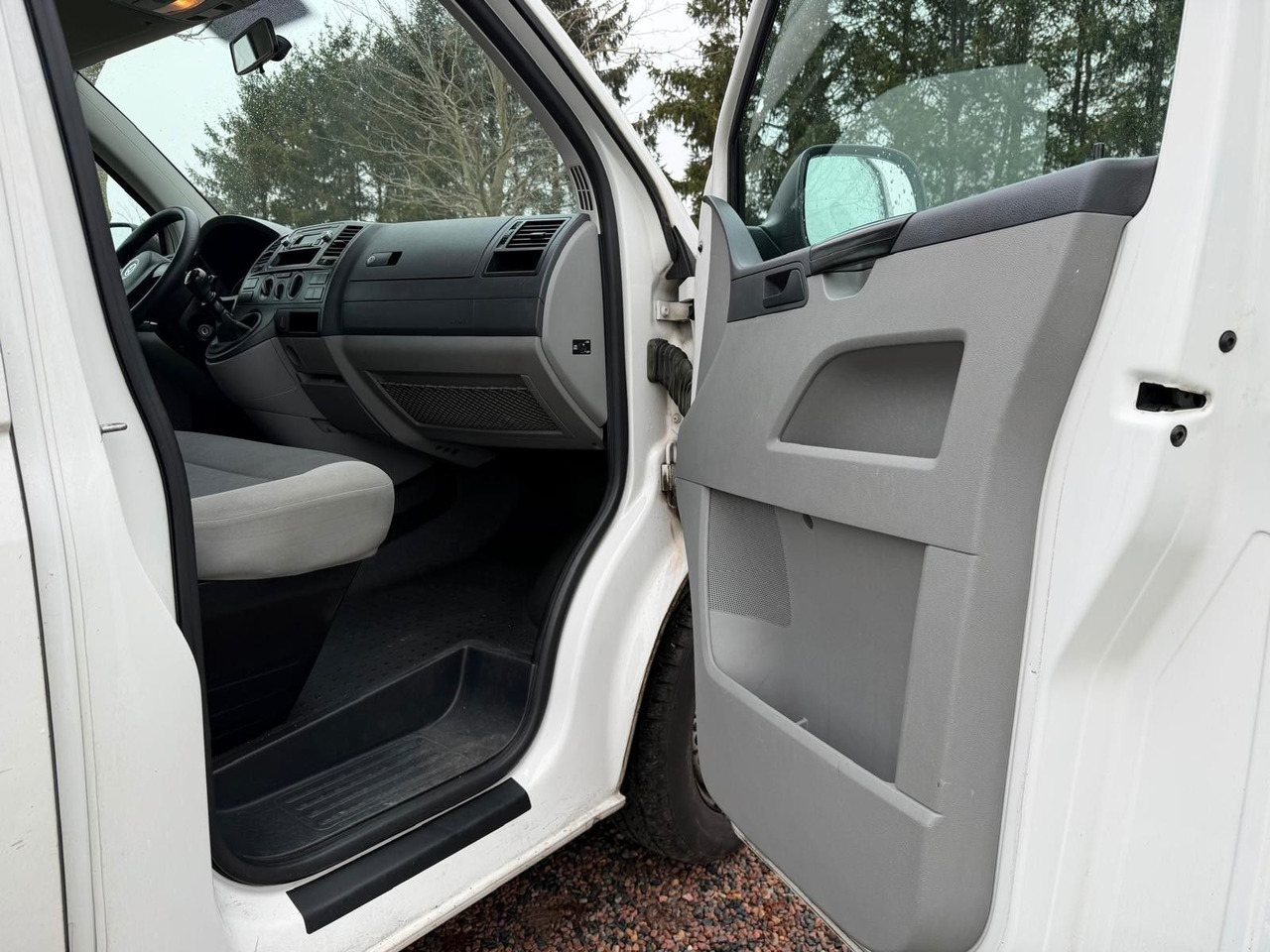 Small van Volkswagen T5 Transporter Kasten-Kombi Kasten: picture 11 Small van Volkswagen T5 Transporter Kasten-Kombi Kasten: picture 11