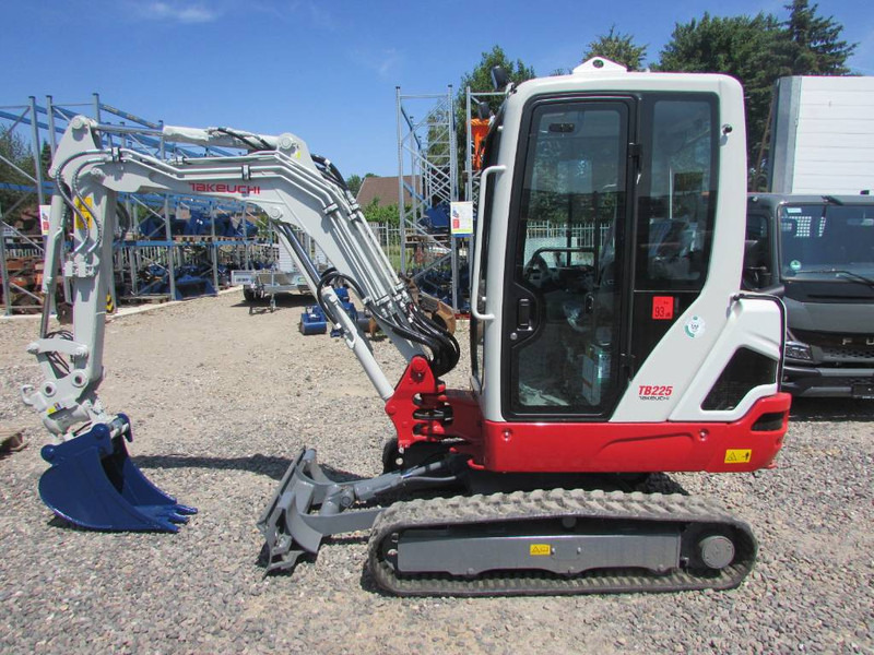 Takeuchi TB 225 Minibagger 44.000 EUR - Mini excavator: picture 1 Takeuchi TB 225 Minibagger 44.000 EUR - Mini excavator: picture 1