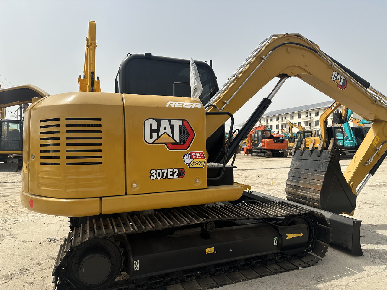 CATERPILLAR 307E2 - Mini excavator: picture 2 CATERPILLAR 307E2 - Mini excavator: picture 2