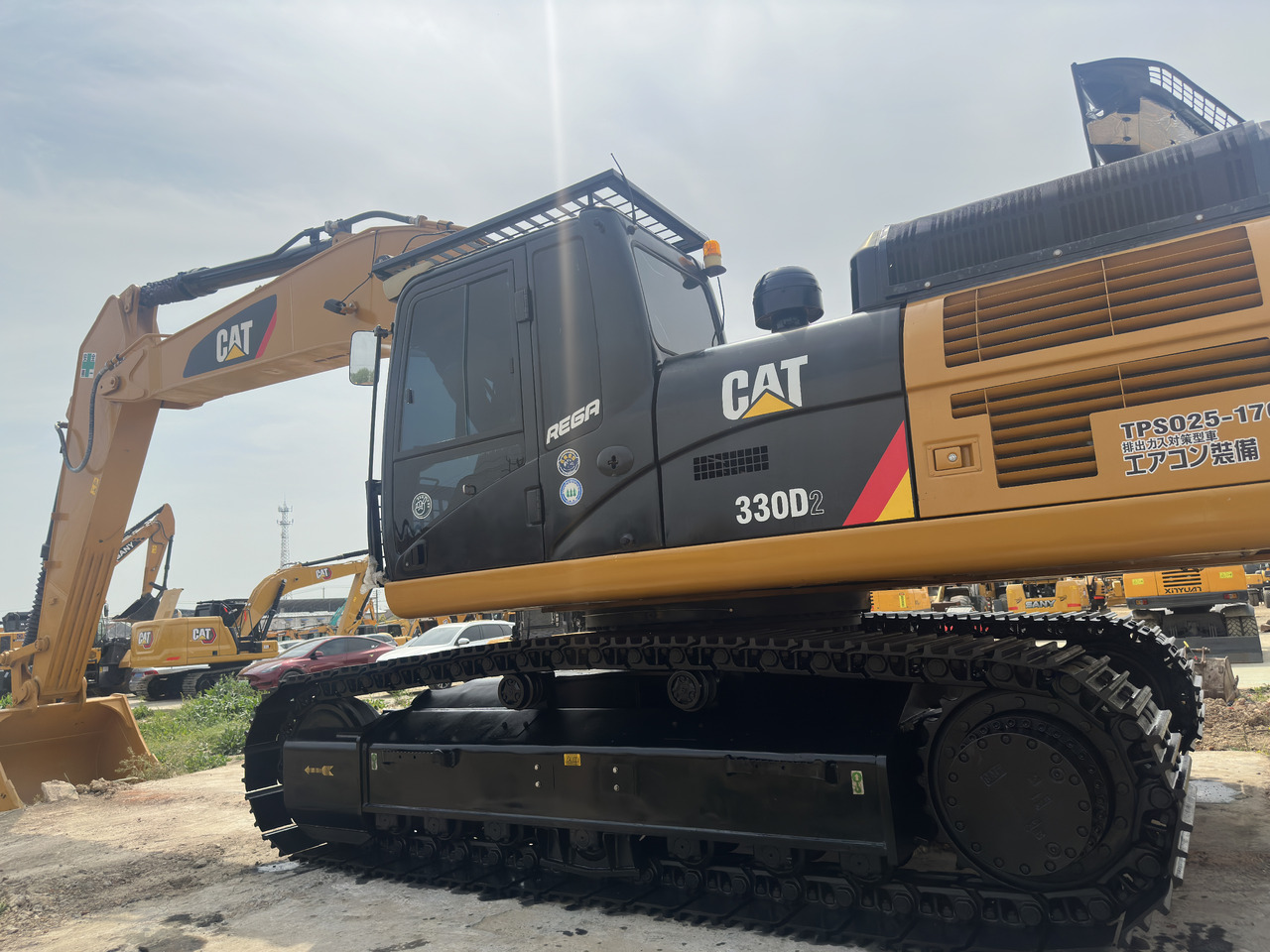 CATERPILLAR 330D2 - Crawler excavator: picture 1 CATERPILLAR 330D2 - Crawler excavator: picture 1