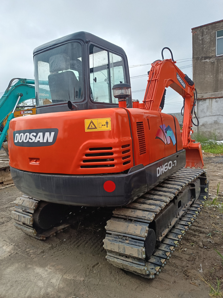 DOOSAN DH60-7 - Mini excavator: picture 3 DOOSAN DH60-7 - Mini excavator: picture 3