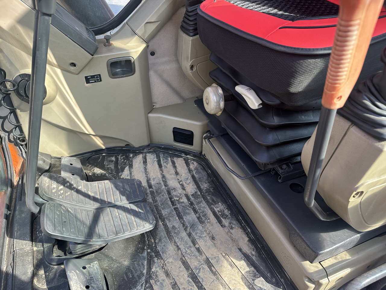 Crawler excavator Doosan DX300-9C: picture 11