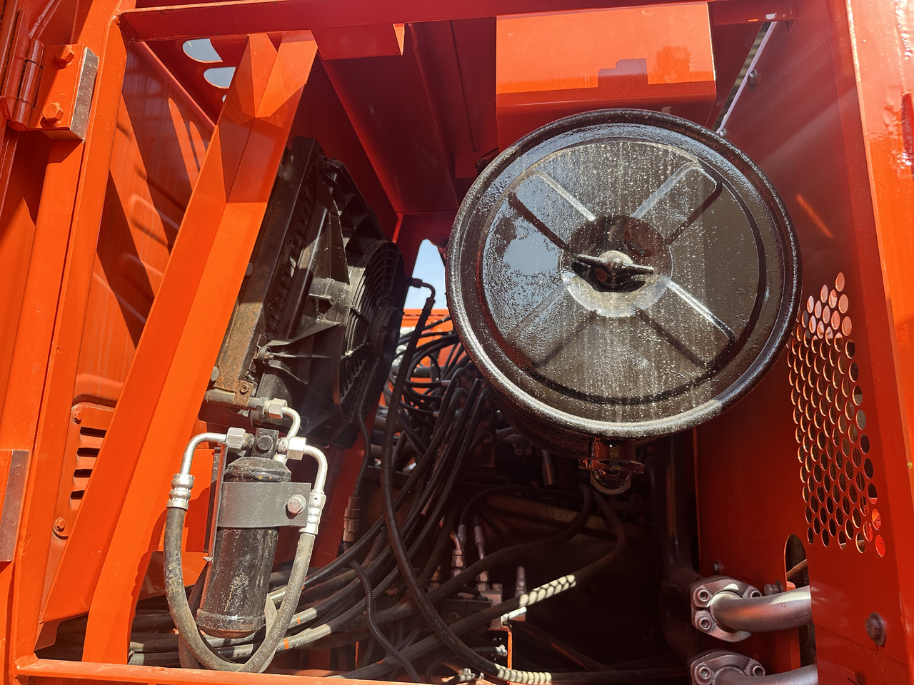 Crawler excavator Doosan DX300-9C: picture 10