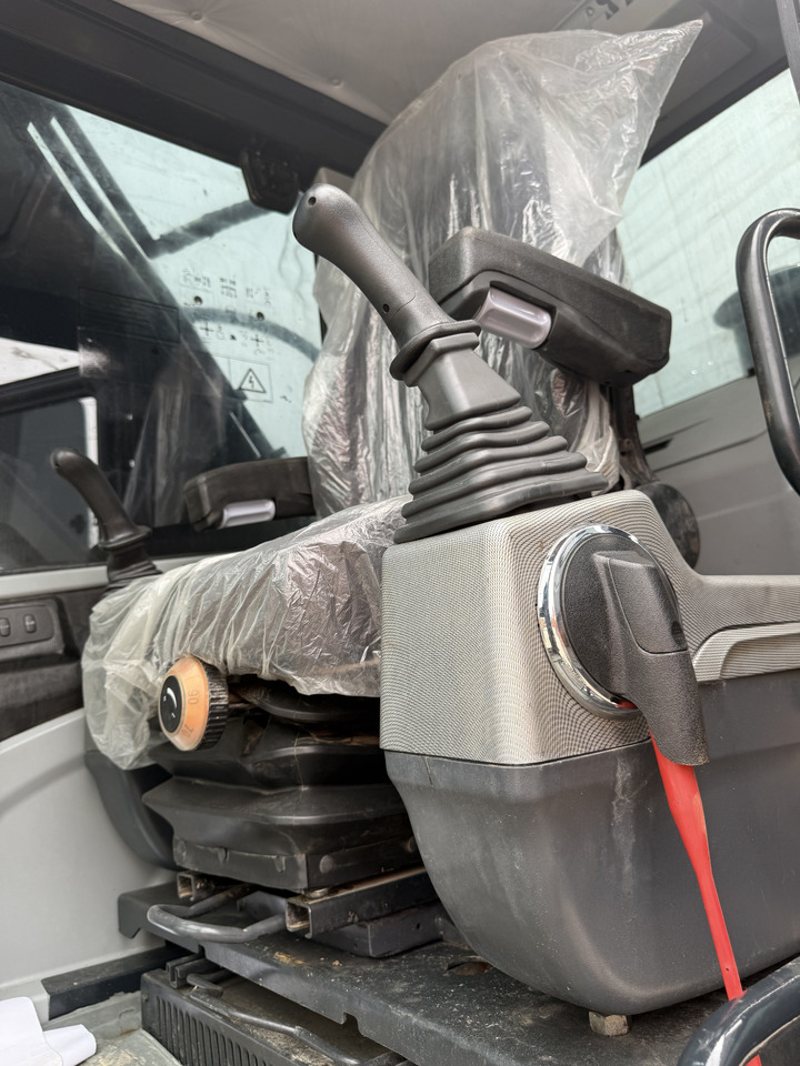 HYUNDAI HX220HD - Crawler excavator: picture 3 HYUNDAI HX220HD - Crawler excavator: picture 3