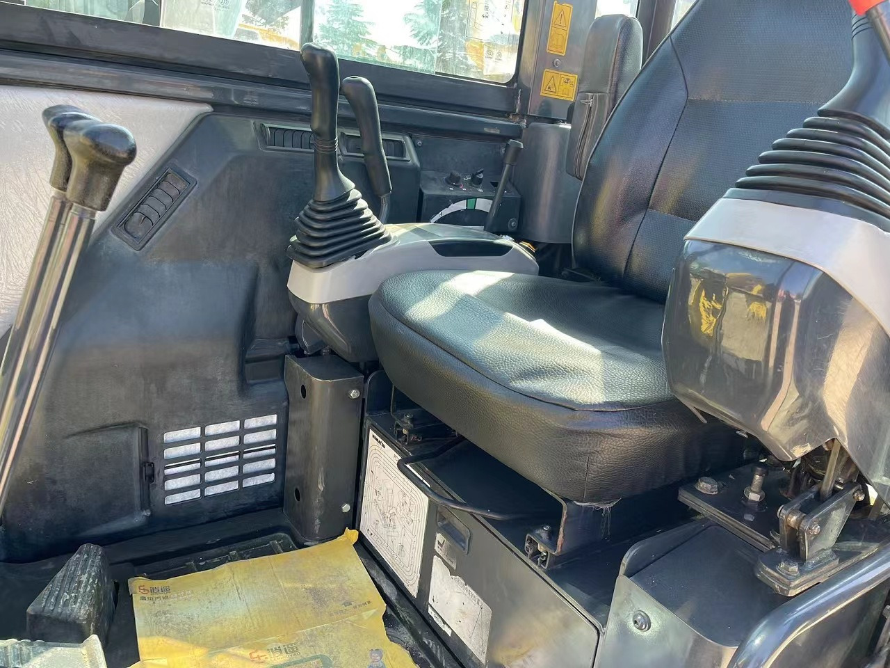 Mini excavator KOMATSU PC56-3: picture 8