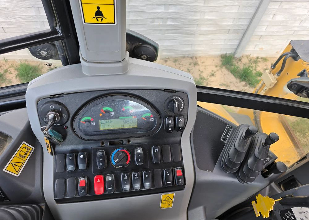 Caterpillar - Backhoe loader: picture 5 Caterpillar - Backhoe loader: picture 5