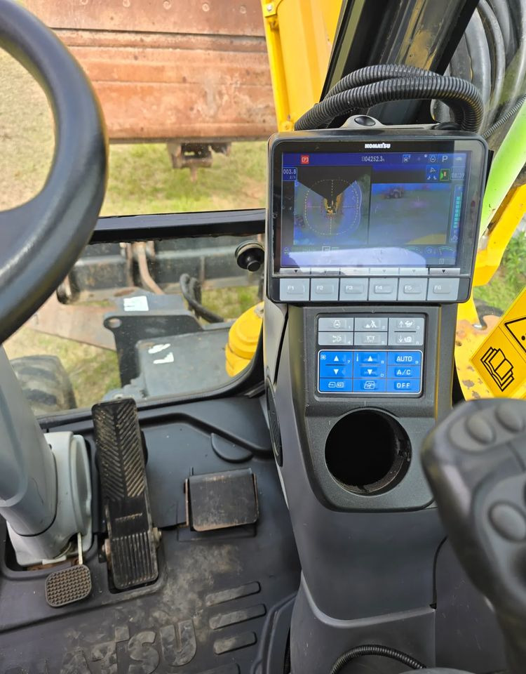 Wheel excavator Komatsu: picture 10