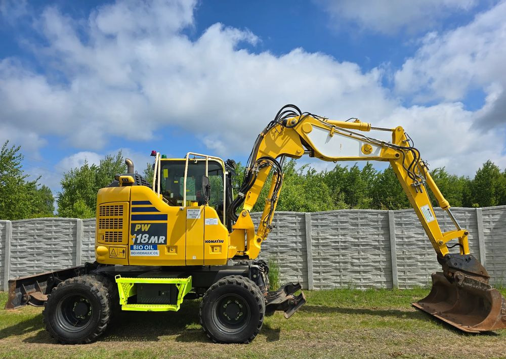Komatsu - Wheel excavator: picture 1 Komatsu - Wheel excavator: picture 1