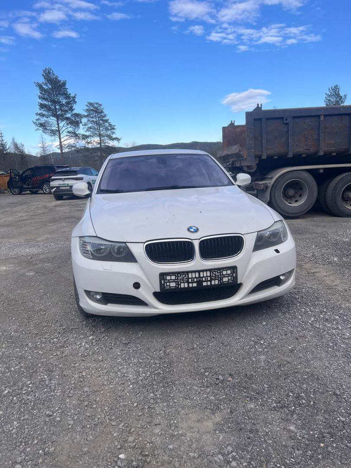 2009 BMW 316i Facelift (se mangellapp) - rep.-objekt - Sedan: picture 4 2009 BMW 316i Facelift (se mangellapp) - rep.-objekt - Sedan: picture 4