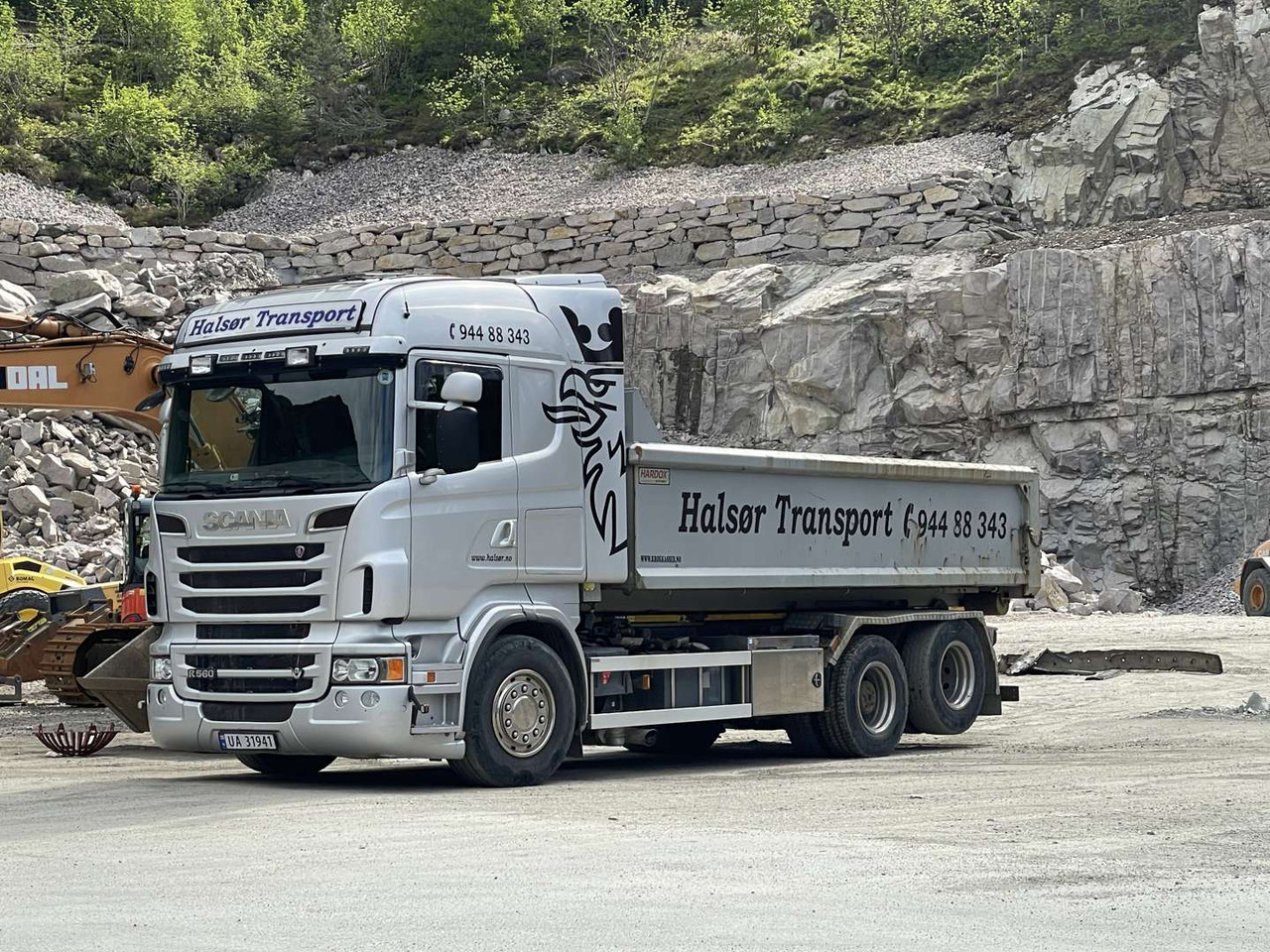 2012 Scania R 560 LB6X2HNB - Hook lift truck: picture 1 2012 Scania R 560 LB6X2HNB - Hook lift truck: picture 1