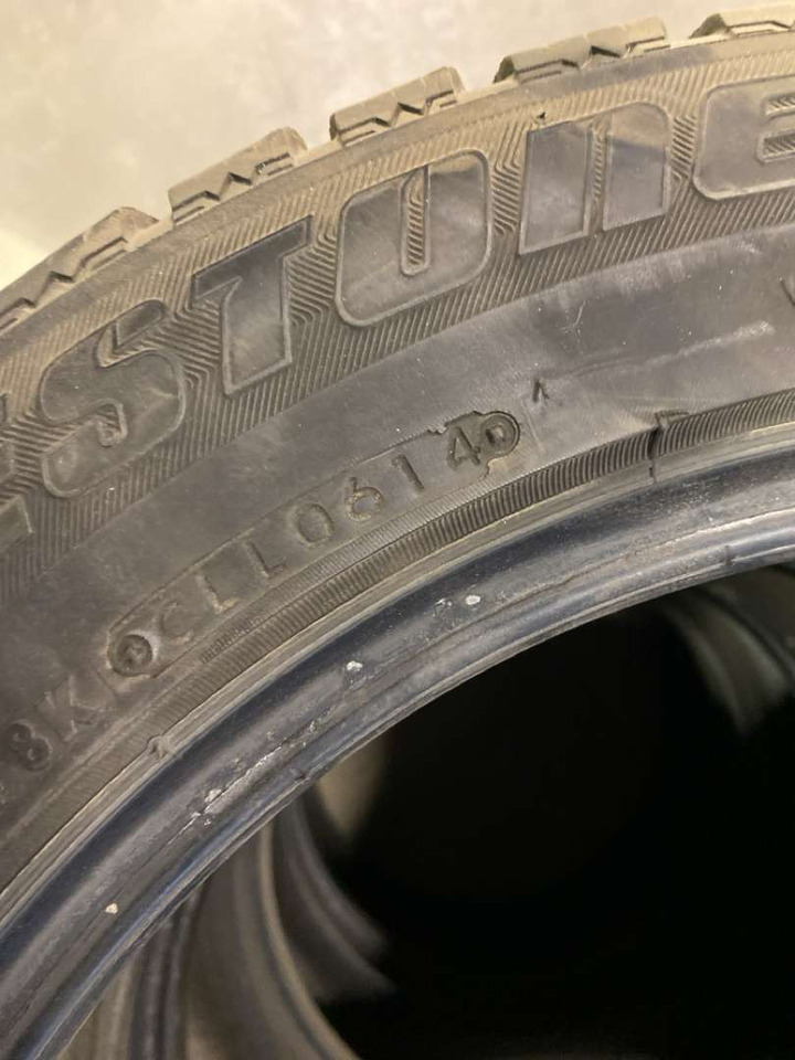 Bridgestone Blizzak WS70 vinterdekk - Tool/ Equipment: picture 3 Bridgestone Blizzak WS70 vinterdekk - Tool/ Equipment: picture 3
