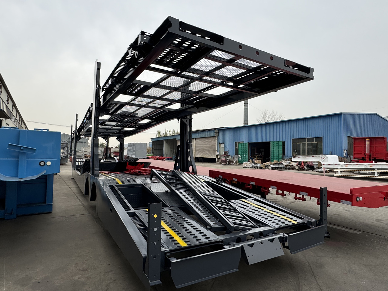- Autotransporter semi-trailer: picture 3 - Autotransporter semi-trailer: picture 3
