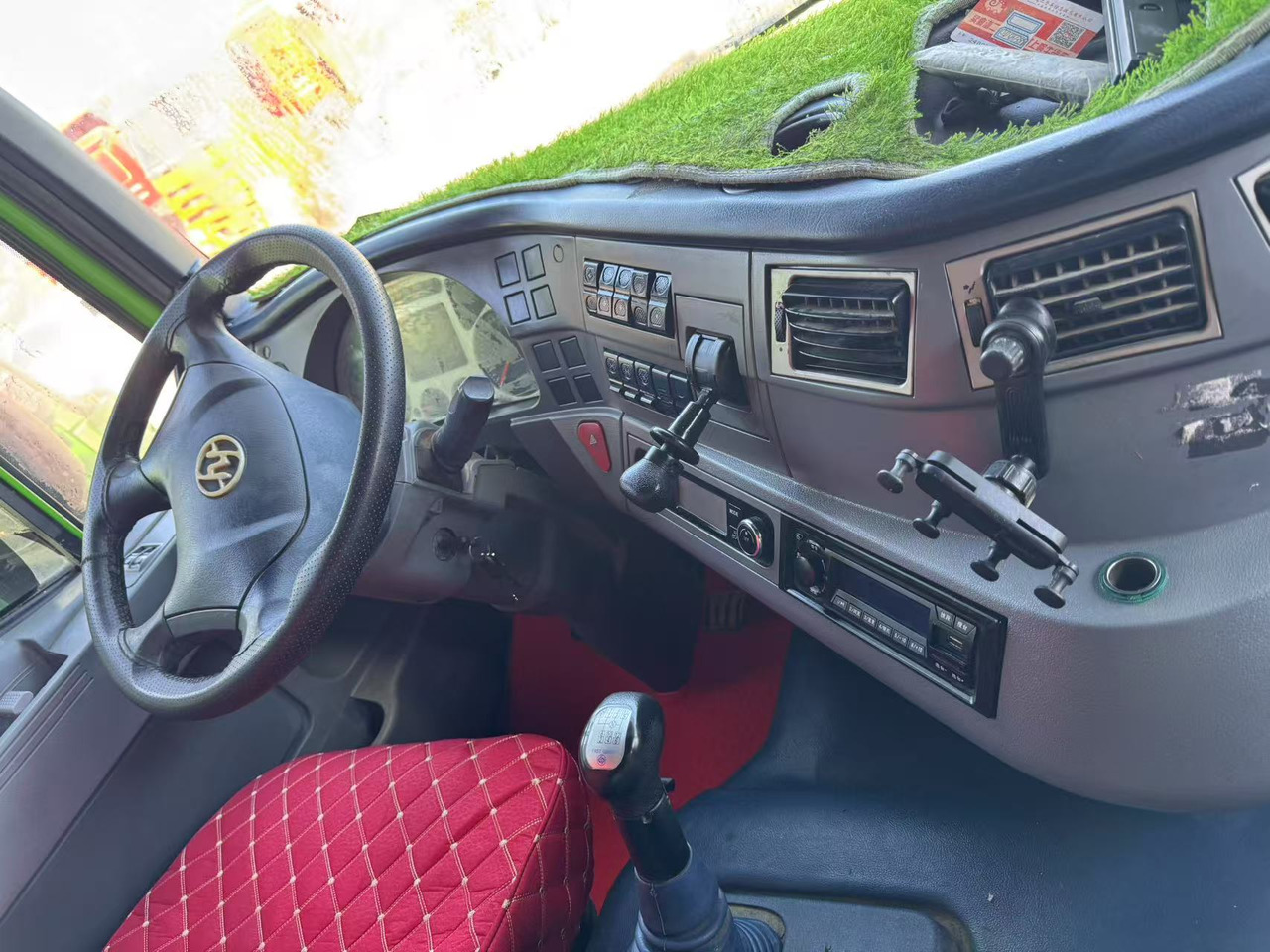 GENLVON - Tipper: picture 3 GENLVON - Tipper: picture 3