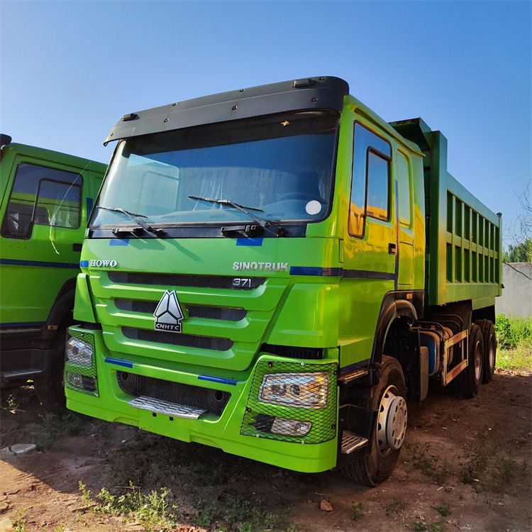 Sinotruck HOWO - Tipper: picture 1 Sinotruck HOWO - Tipper: picture 1