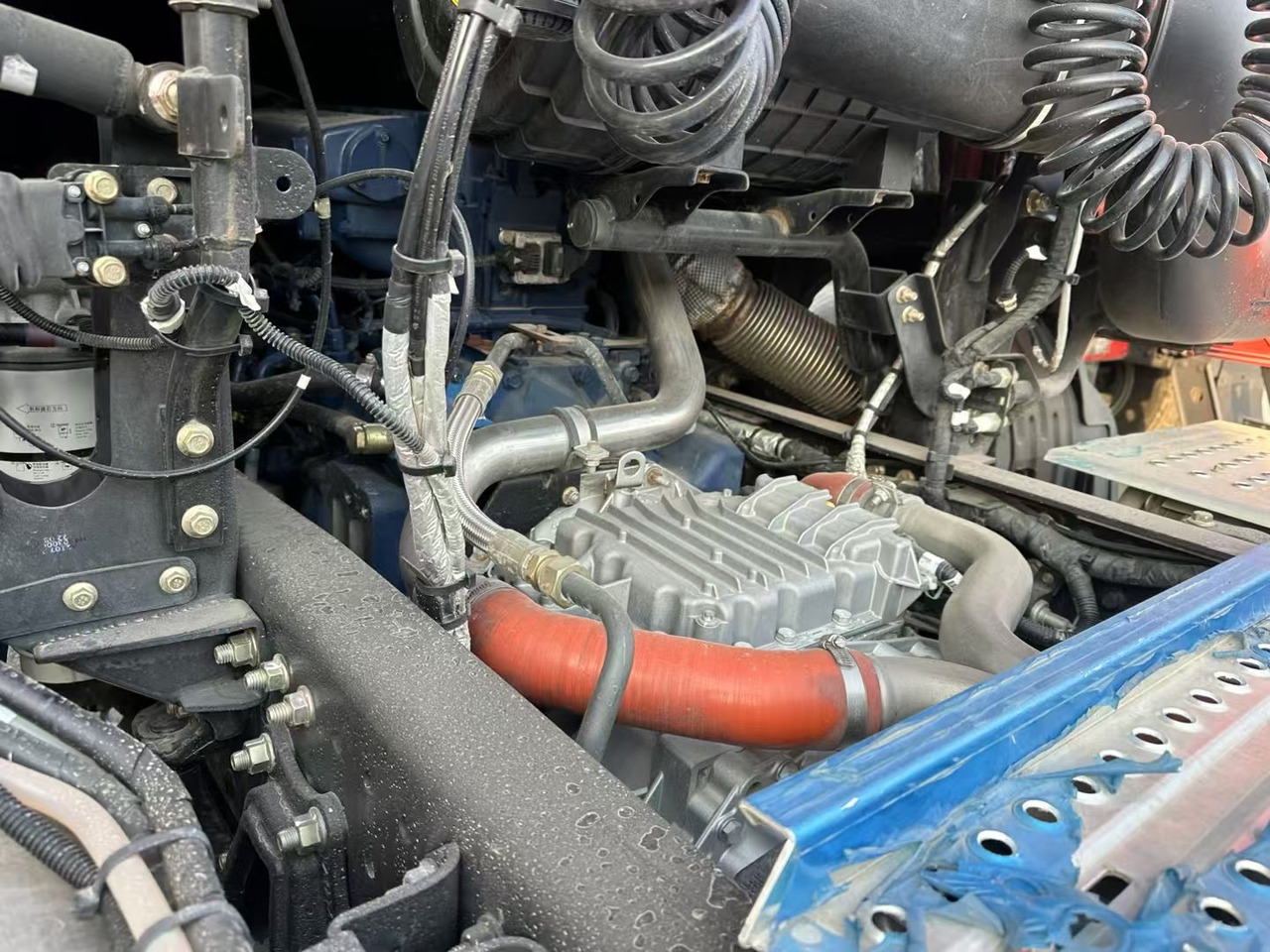 AUMAN GTL - Tractor unit: picture 5 AUMAN GTL - Tractor unit: picture 5