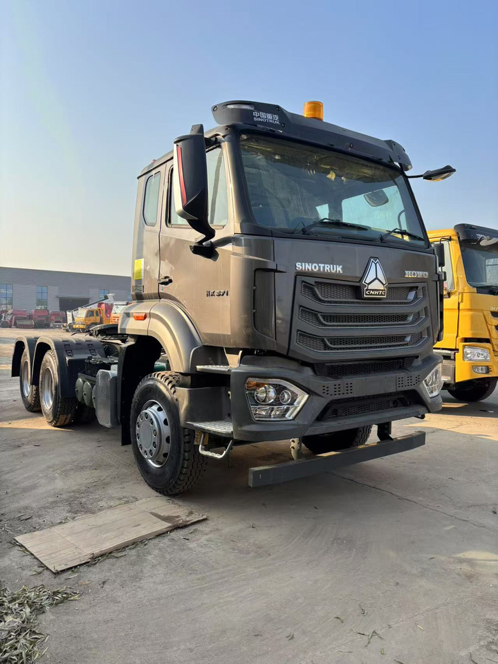 SINOTRUCK HOWO  - Tractor unit: picture 1 SINOTRUCK HOWO  - Tractor unit: picture 1