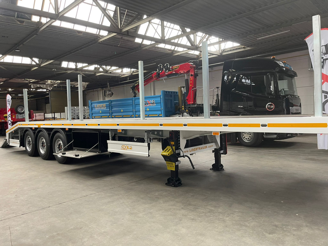 LIDER 3-assige platte oplegger - Dropside/ Flatbed semi-trailer: picture 4 LIDER 3-assige platte oplegger - Dropside/ Flatbed semi-trailer: picture 4