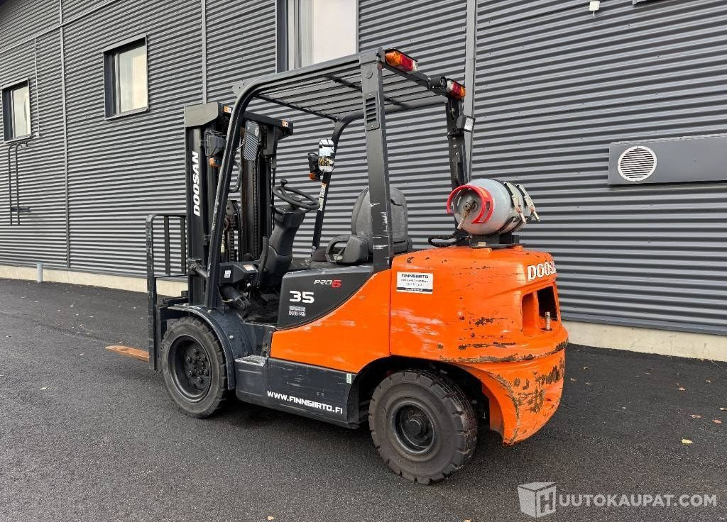 Doosan G 35 C-5, 2009, 3 870 h Kaasutrukki, Lieto - LPG forklift: picture 5 Doosan G 35 C-5, 2009, 3 870 h Kaasutrukki, Lieto - LPG forklift: picture 5