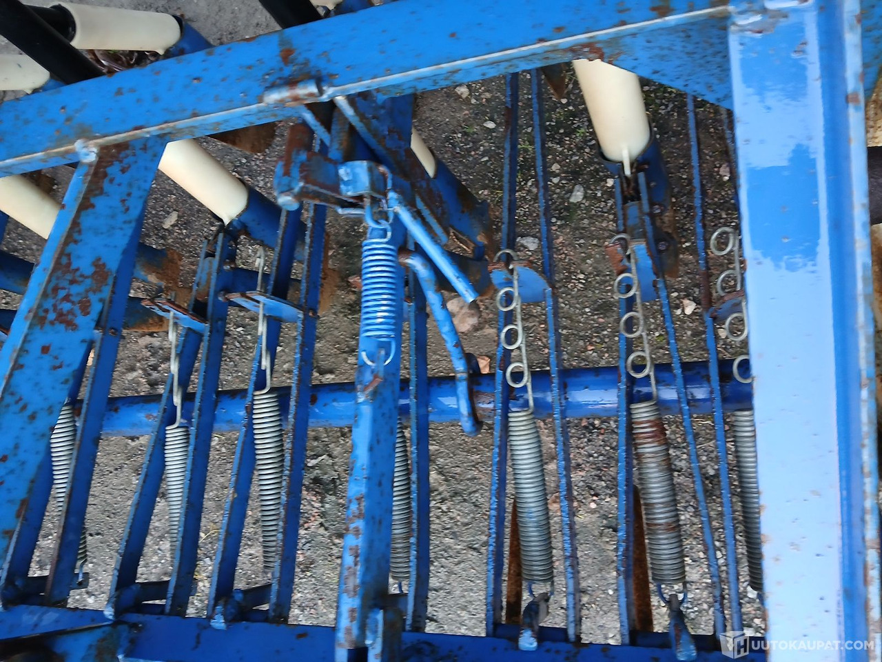Fiona D-56/2,00/17 riviinkylvökone, Salo - Seed drill: picture 4 Fiona D-56/2,00/17 riviinkylvökone, Salo - Seed drill: picture 4