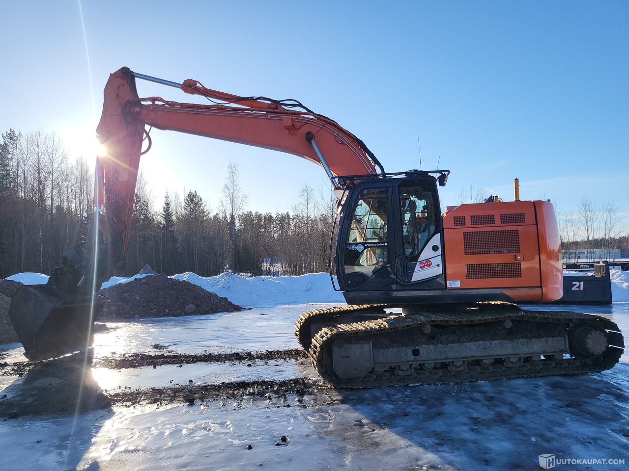 Hitachi ZX225USRLC- 6, 2017, Mäntsälä - Crawler excavator: picture 1 Hitachi ZX225USRLC- 6, 2017, Mäntsälä - Crawler excavator: picture 1