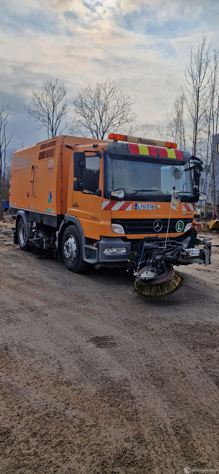 Mercedes-Benz Atego 1324 LKO / Trilety, 2009, Espoo - Truck: picture 2 Mercedes-Benz Atego 1324 LKO / Trilety, 2009, Espoo - Truck: picture 2