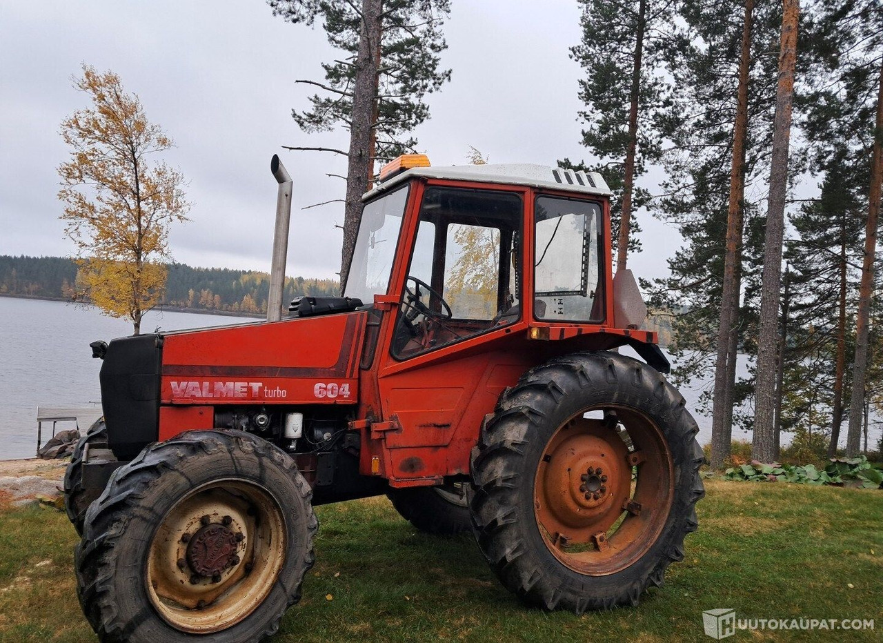 Valmet 604, 1982, Diesel, 1 927 h, Juuka - Farm tractor: picture 3 Valmet 604, 1982, Diesel, 1 927 h, Juuka - Farm tractor: picture 3
