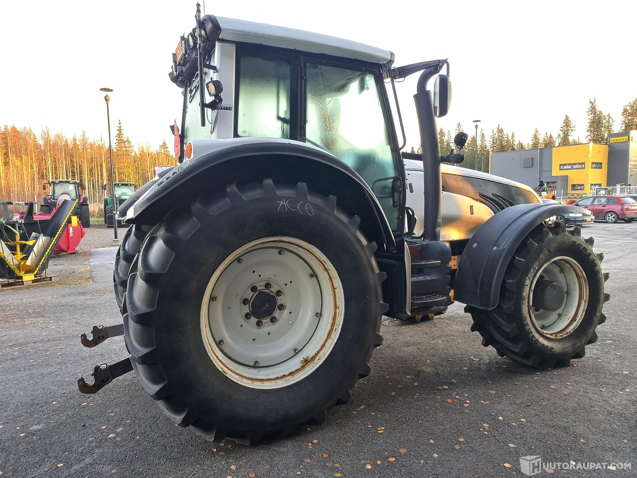 Valtra T213 VERSU, 2013, 11 100 h, Joensuu - Farm tractor: picture 4 Valtra T213 VERSU, 2013, 11 100 h, Joensuu - Farm tractor: picture 4