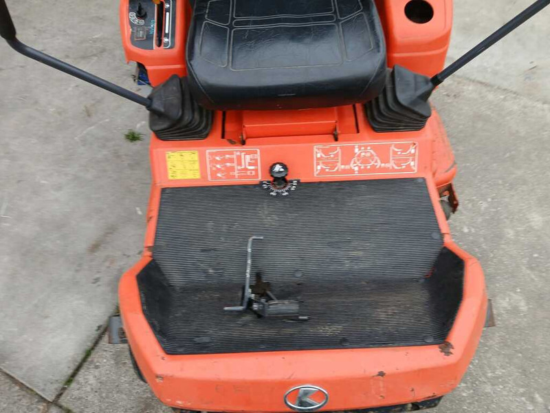 Kubota GZH 15 - Garden mower: picture 4 Kubota GZH 15 - Garden mower: picture 4