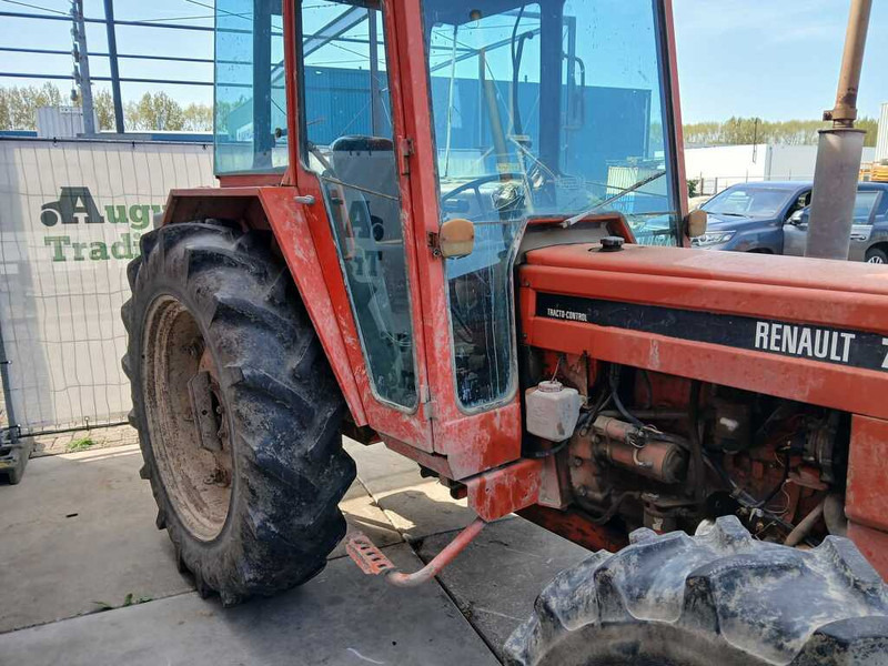 Renault 781-4 - Farm tractor: picture 3 Renault 781-4 - Farm tractor: picture 3