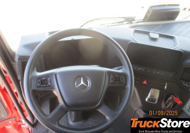 Tractor unit Mercedes-Benz Actros 1845 LS nRL: picture 7