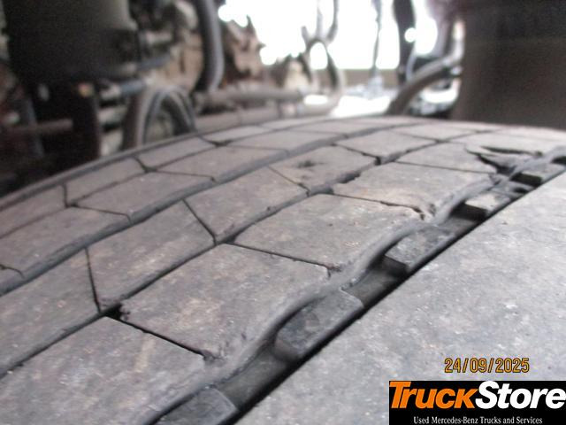 Tractor unit Mercedes-Benz Actros 1845 LS nRL: picture 6