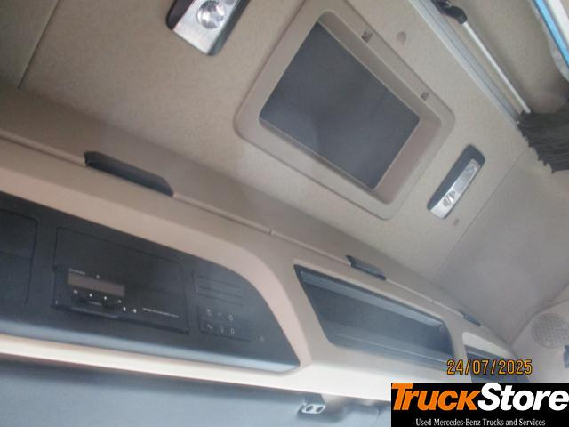 Tractor unit Mercedes-Benz Actros 1845 LS nRL: picture 7