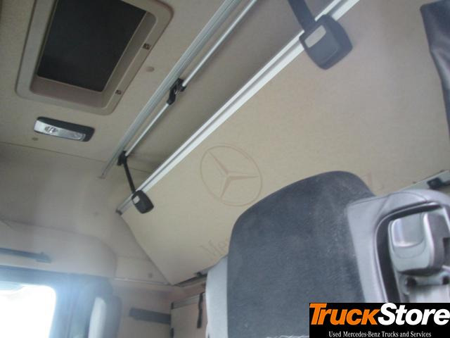 Tractor unit Mercedes-Benz Actros 1845 LS nRL: picture 9 Tractor unit Mercedes-Benz Actros 1845 LS nRL: picture 9