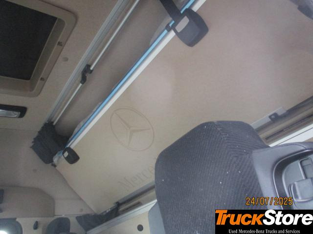 Tractor unit Mercedes-Benz Actros 1845 LS nRL: picture 6