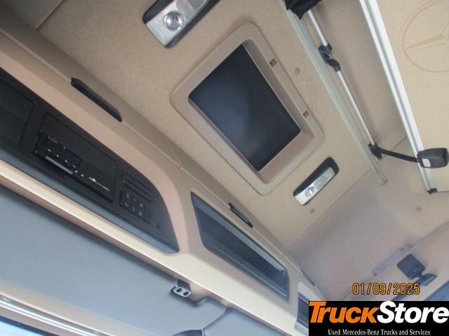 Tractor unit Mercedes-Benz Actros 1845 LS nRL: picture 8