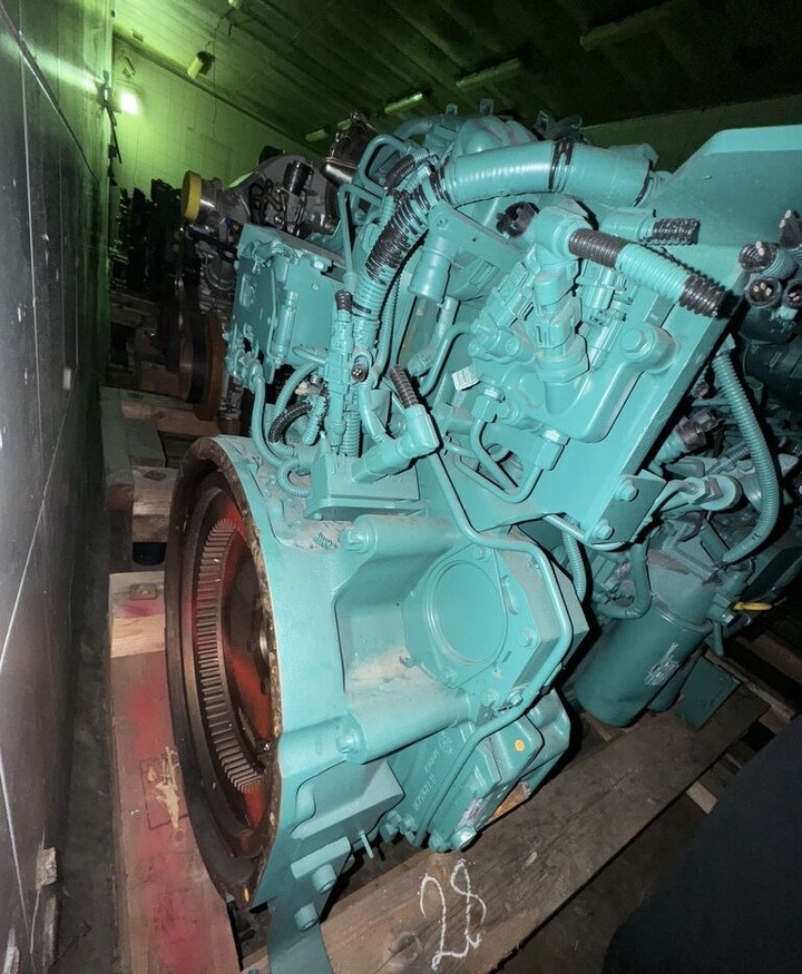 Volvo D6J - Engine for Excavator: picture 3 Volvo D6J - Engine for Excavator: picture 3