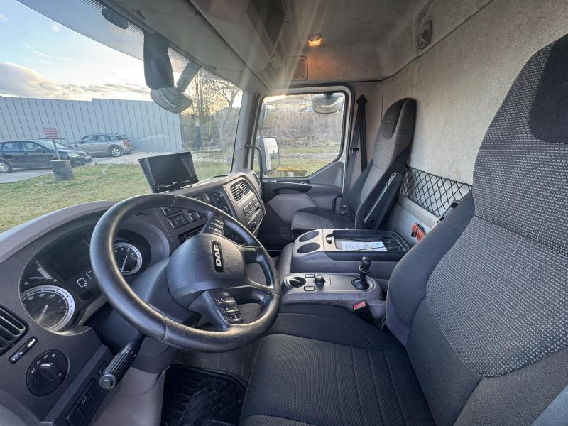 Interior photo 2: Box truck DAF LF 210 FA