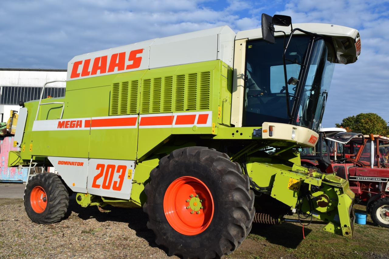 CLAAS Dominator 203 Mega - Combine harvester: picture 1 CLAAS Dominator 203 Mega - Combine harvester: picture 1
