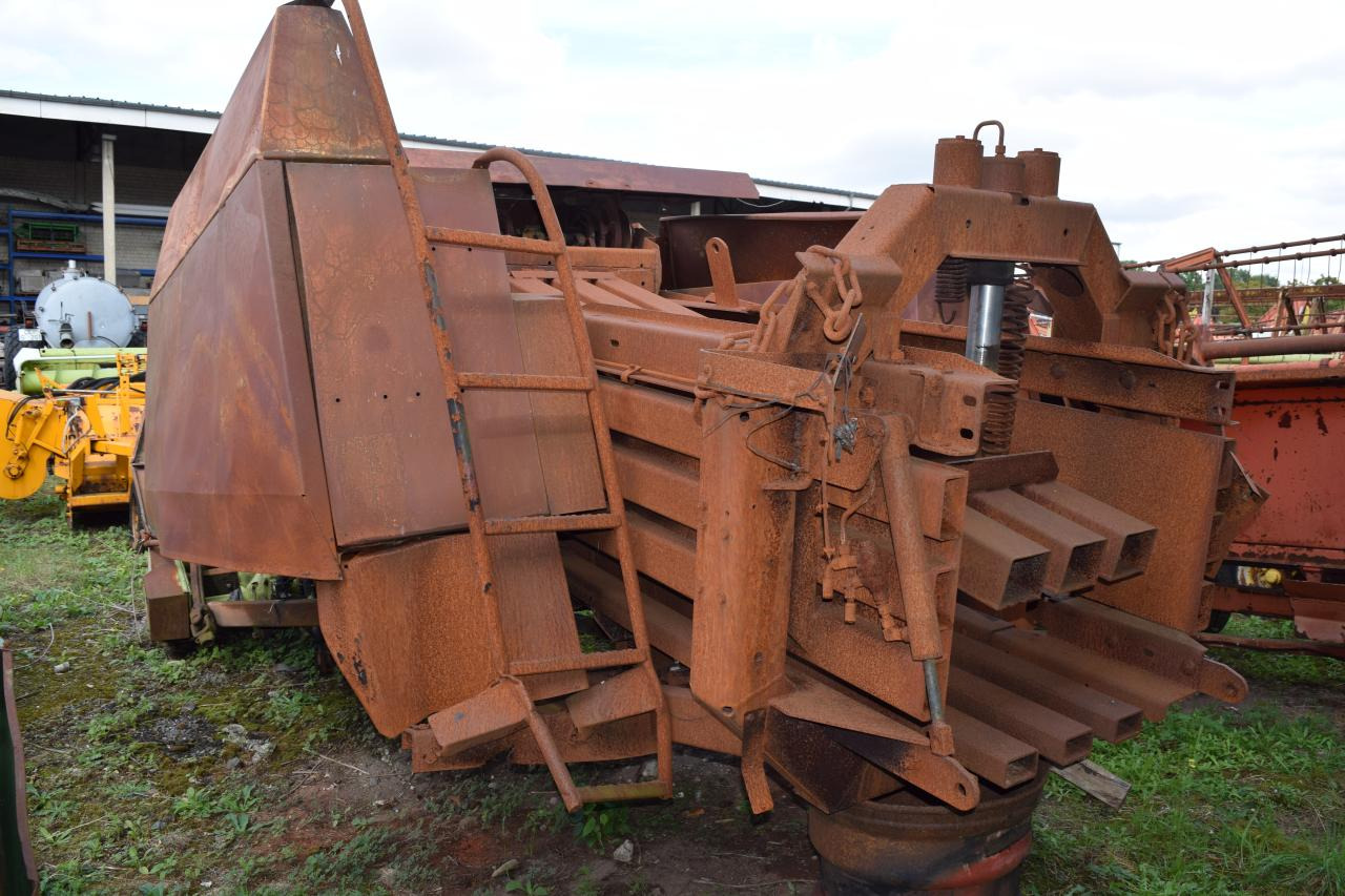 CLAAS Quadrant 1100 *zur Teilevertwertung* - Square baler: picture 4 CLAAS Quadrant 1100 *zur Teilevertwertung* - Square baler: picture 4