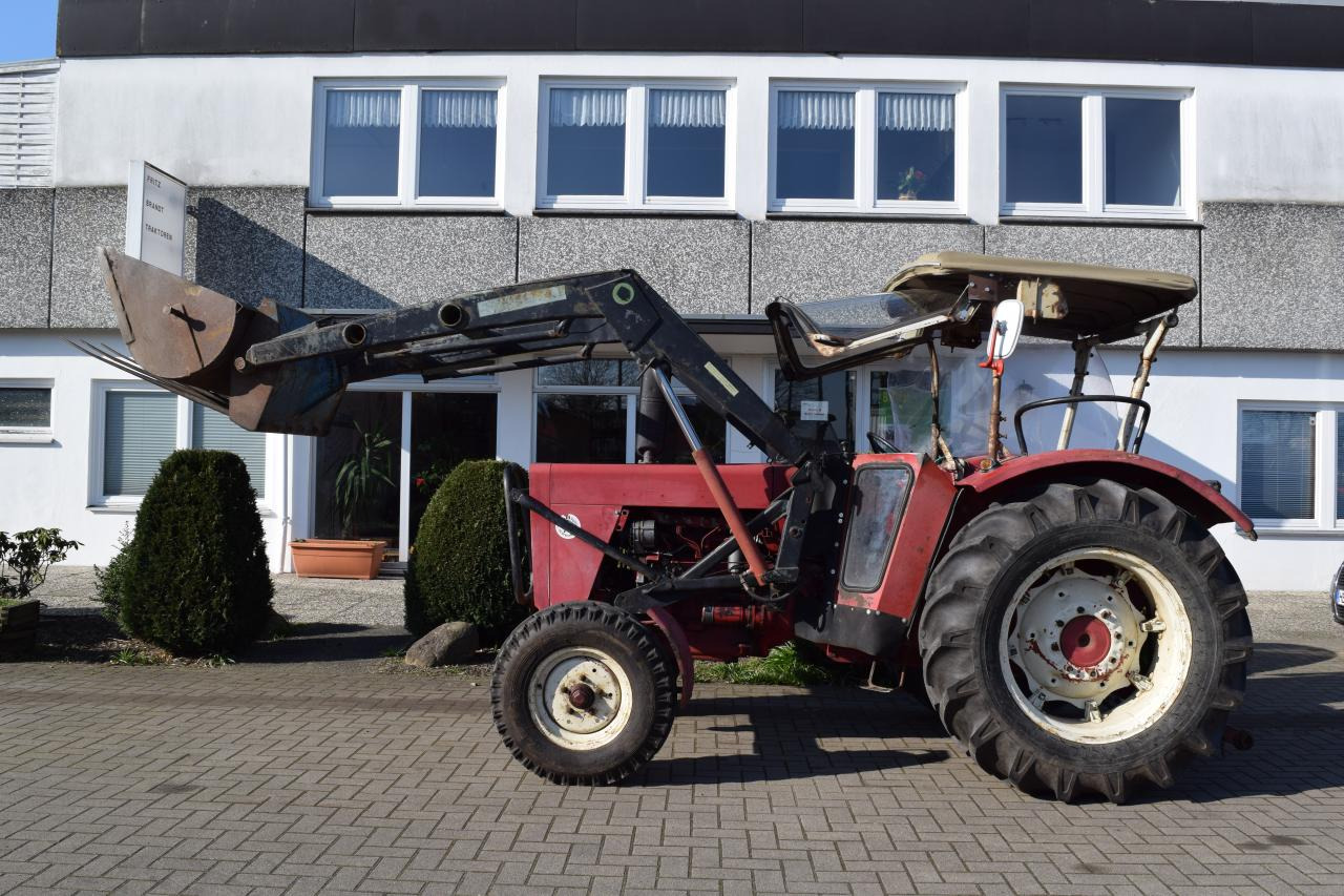 Case-IH 624 - Farm tractor: picture 1 Case-IH 624 - Farm tractor: picture 1